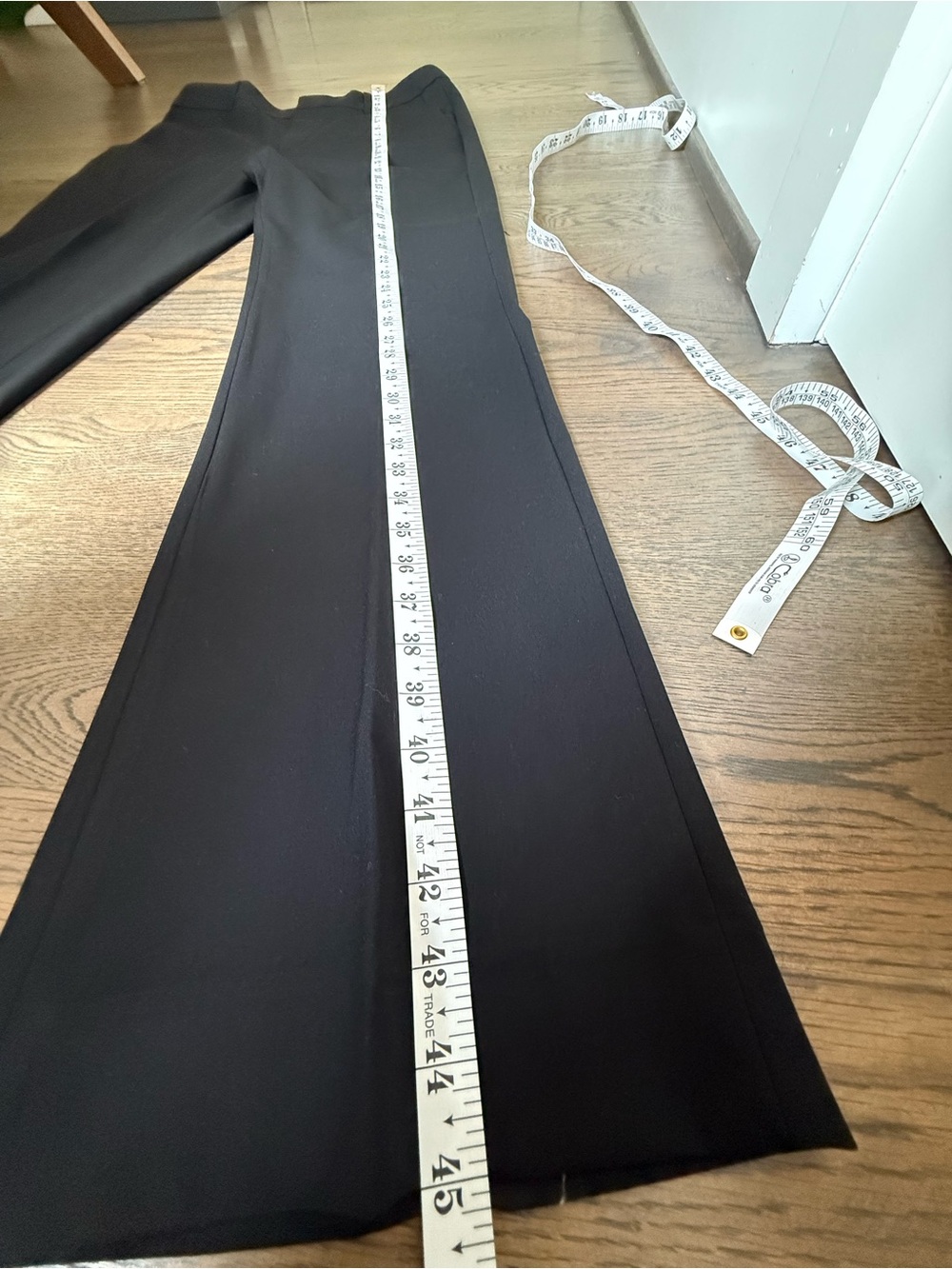 Banana Republic Black Slim Boot-Leg Dress Pants size 8 Tall. Like new. - Picture 8 of 10